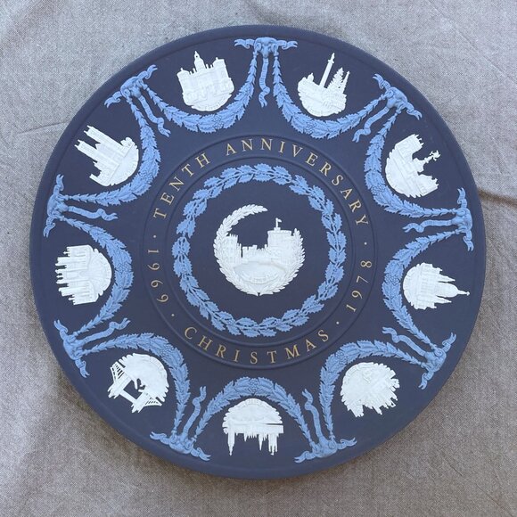 Wedgwood Jasperware Christmas 10th Anniversary plate, 1978 Tri-Color 78 of 10000 - Picture 2 of 13